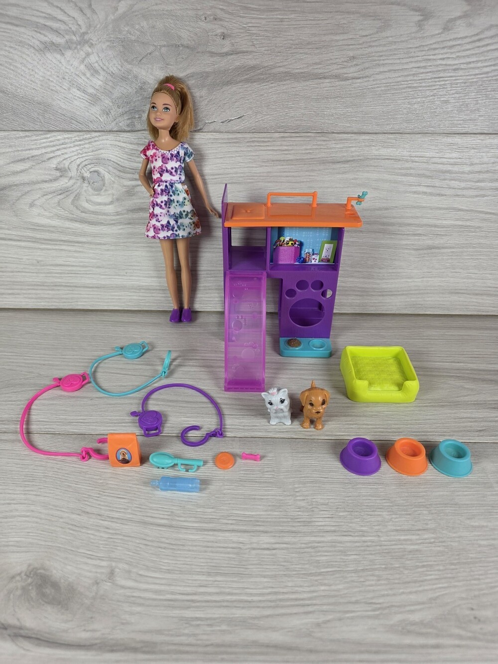 Barbie Doll and Pet Playset w Animal Figures and Accessories Vet SU39